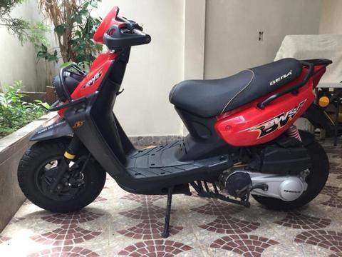 se vende moto bera scooter 150 cc automática