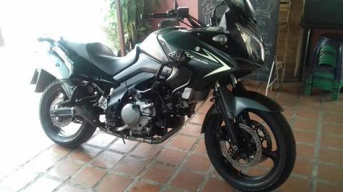 Se vende bella moto Vstrom