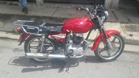 VENDO MOTO BERA SOCIALISTA 2012