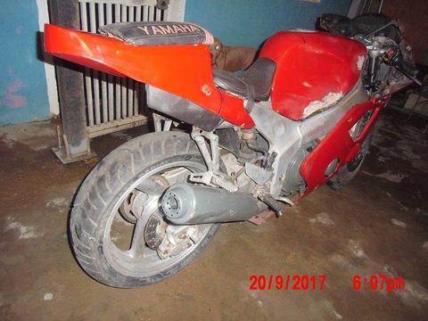 cambio moto yamaha genesis 400cc x moto 200cc o modelos chopper. .