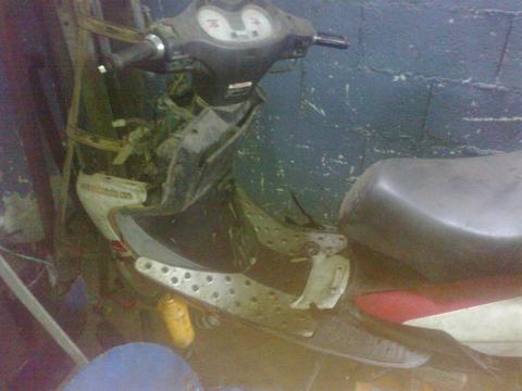 Vendo moto unico desarmada pero funcional por urgencia