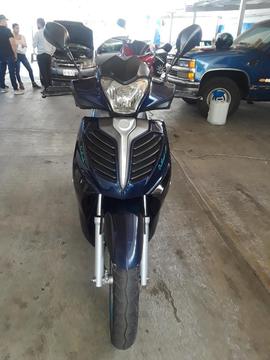 Vendo Moto Outlook Buena de Todo