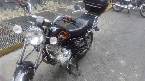 URGENTE VENDO MOTO MD MODELO CONDOR AÑO 2015 150CC UNICO DUEÑO PAPELES AL DIA 9500 KMTS