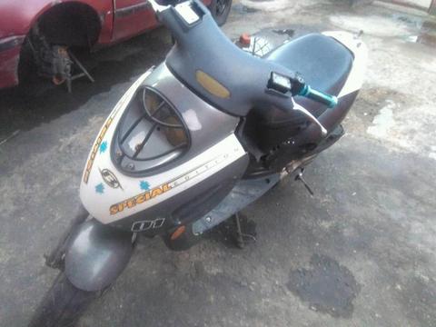 VENDO MOTO BERA