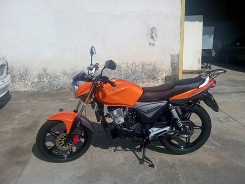 VENDO MOTO CERO DETALLES 2014