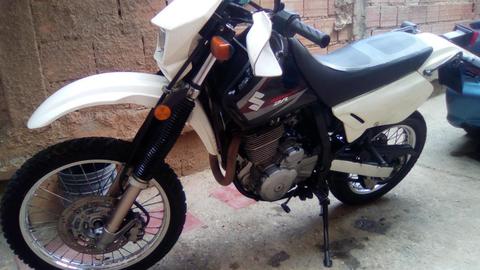 Suzuki DR 650 año 2009