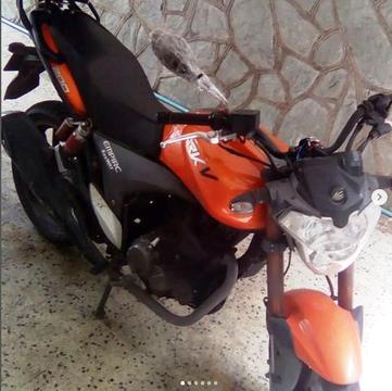 VENDO MOTO RKV