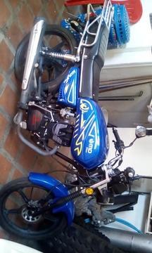 vendo moto año 2014 md aguila