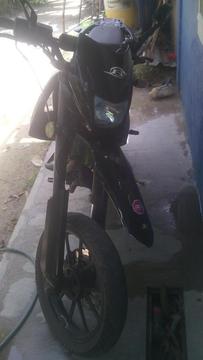 vendo o cambio moto DT bera 200 tlf 04124805012