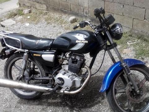 Vendo moto bera 200