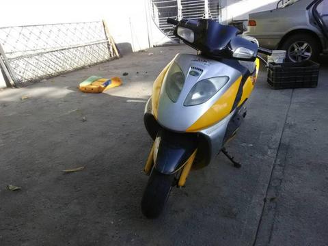 Vendo Moto Scooter 2006