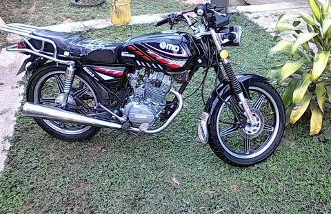 Se vende o se cambia Moto MD aguila 2013