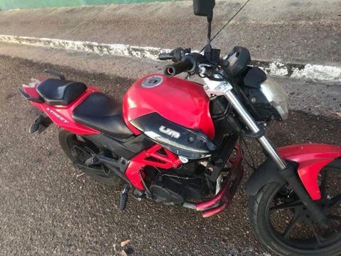 Moto UM XTREET 2016