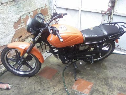 Vendo moto 2008 pero est fina llam 04243206226