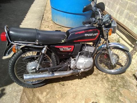 Moto Suzuki Tr125