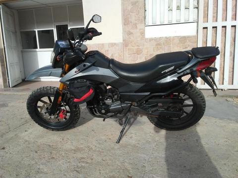 MOTO TX 200 AÑO 2014