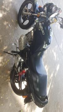 Vendo Moto Suzuki