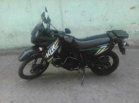 Vendo Klr 650 2013 con 3 Mil Kilometros