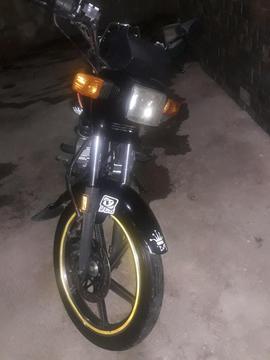 Moto Md Cuervo 2013