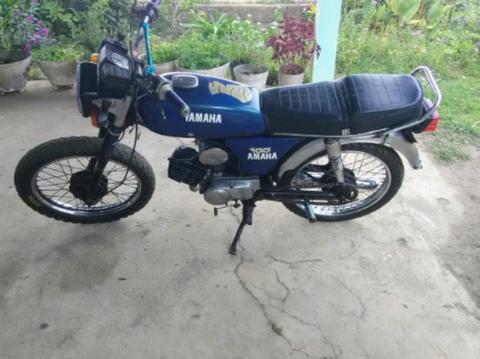 Yamaha Dx100 2t