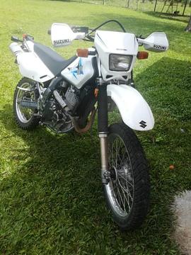 Moto Dr 650 2014