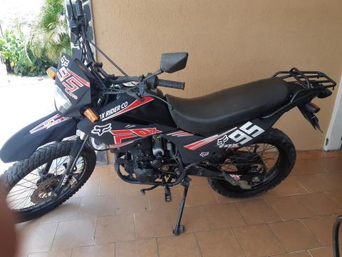 Vendo Moto Um200 Dsr, sin Detalles