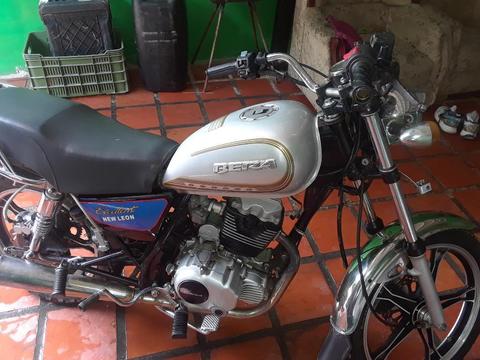 Moto Bera Leon
