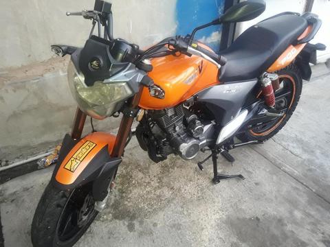 Moto Rkv 2013