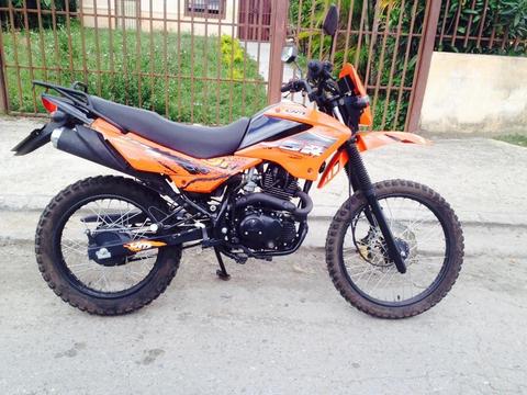 Moto Um Dsr 200