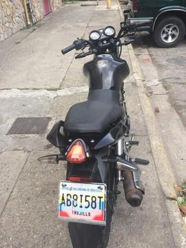 Vendo mi moto