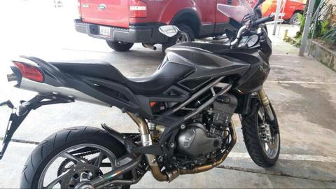 Benelli Trek 899 2014 Vendo Cambio Carro