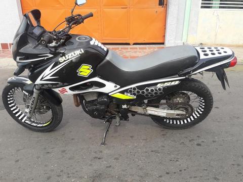 Vendo Moto Suzuki