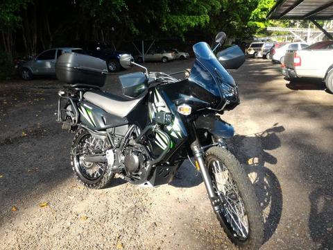 KLR 2014 Full Accesorios con 4500Kms