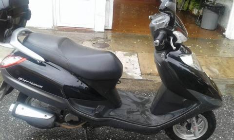 vendo moto suzuki automatica como nueva 2014