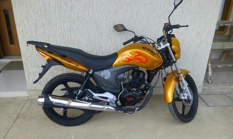 vendo moto md esta nueva