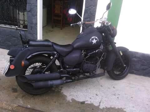 Moto UM Renegado Año 2014 ubicada en Maracay 0414. 487.62.07