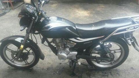 SE VENDE MOTO HORSE2 AÑO 2013 04124875341