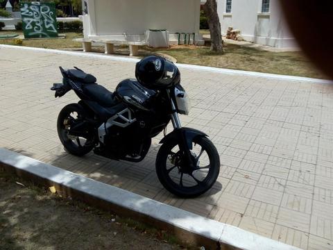 Se Vende O Se Cambia Moto Um Street 2014