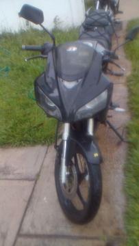 se vende bera r1 200 año 2013