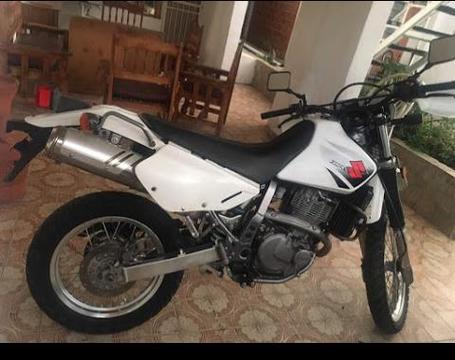 DR 650 BLANCO