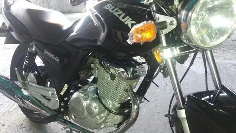 Vendo Moto Suzuki