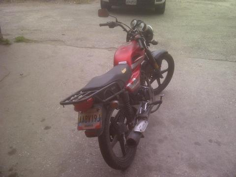 Vendo moto um max 2014