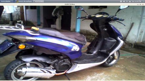 se vende o cambia moto 04167368400