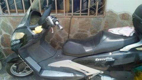 Vendo mi moto