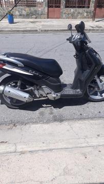 Se Vende Moto Automatica