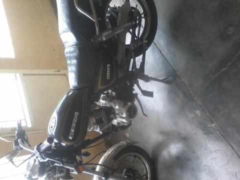 se vende moto