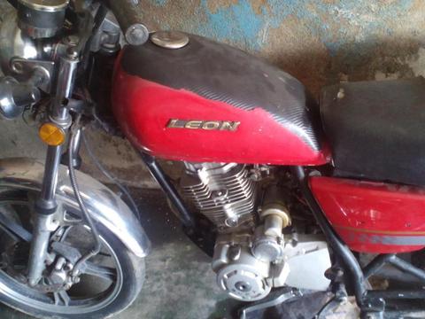 MOTO BERA LEON