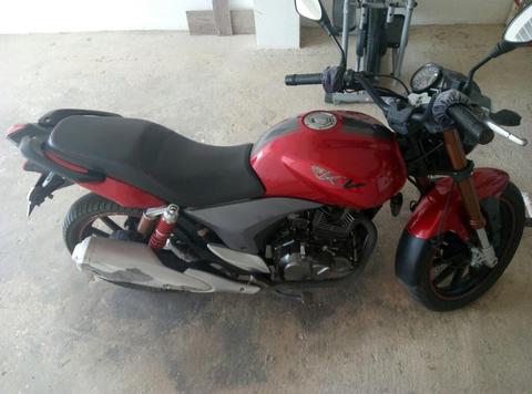 Vendo Moto Rkv