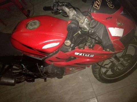 vendo moto r1 bera