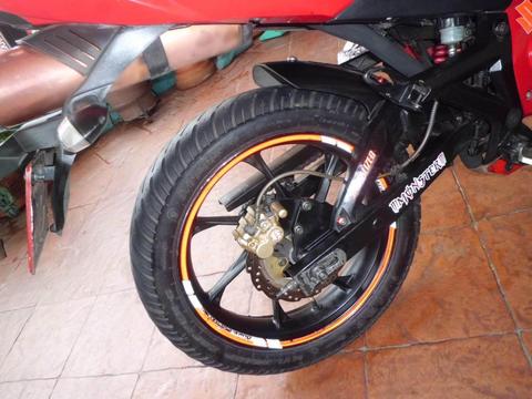 Moto UM Xtreet 2014